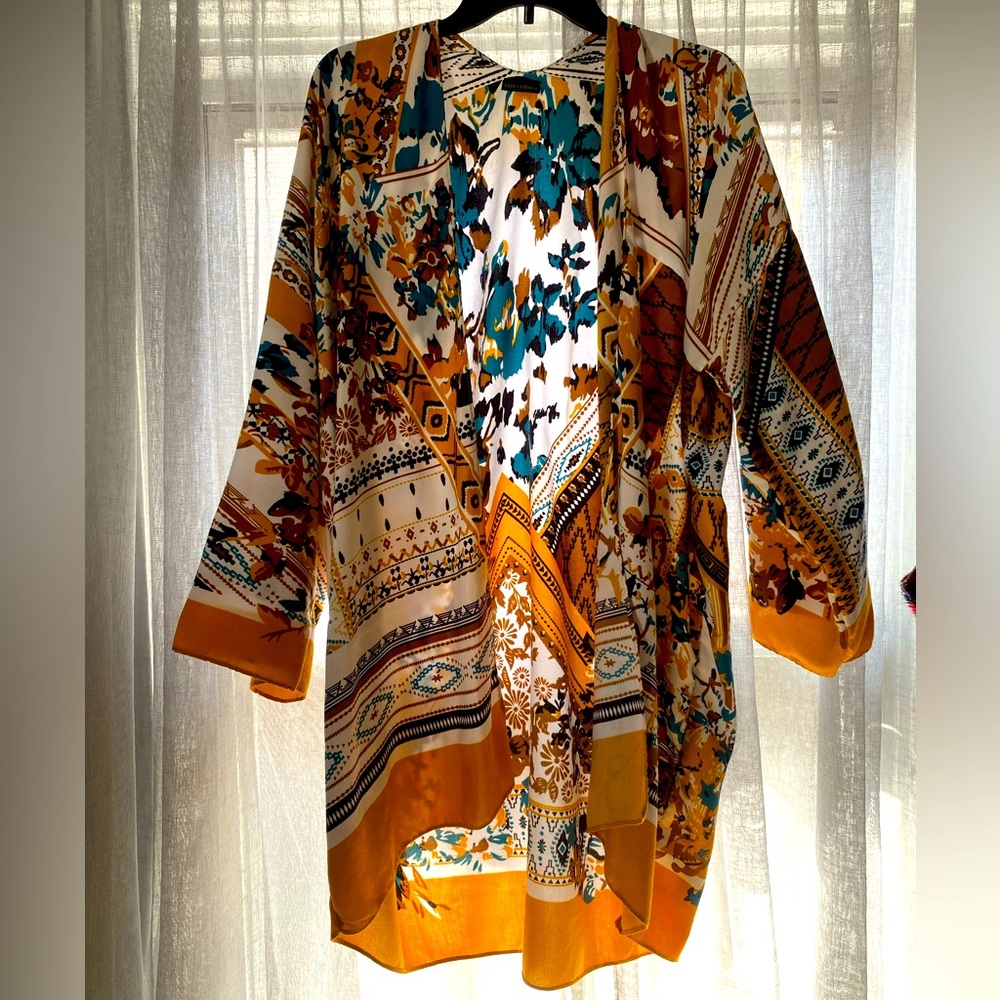 Coco+Carmen Mulit-Color Kimono|Cardigan Fits Med/Large